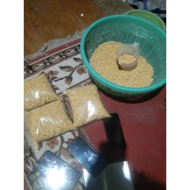 

1KG KEDELAI BAGUS DAN BERKUALITAS