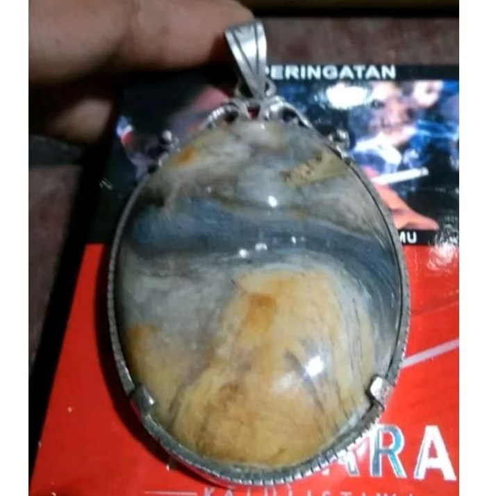 liontin perak batu gambar orang tua alami