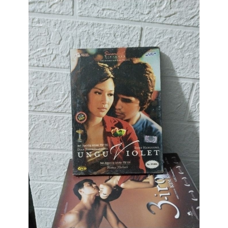 film VCD ungu violet dian sastrowardoyo