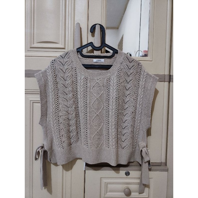 vest tali samping brand Ingni