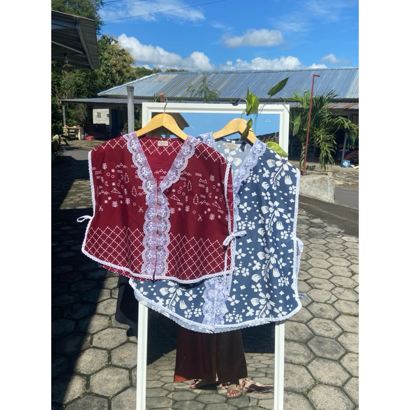 vest/outer batik renda