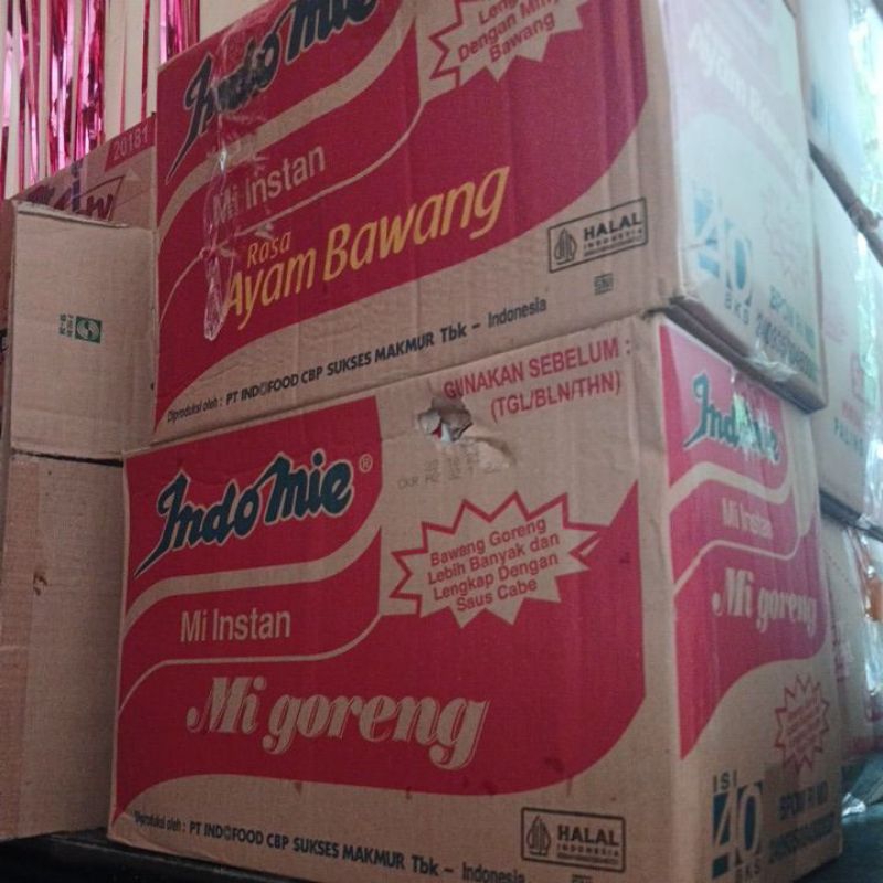 

indomie goreng , soto , ayam bawang 1 dus