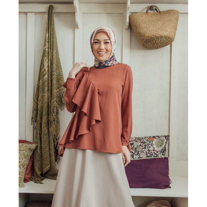 Sienna Blouse Wearing Klamby