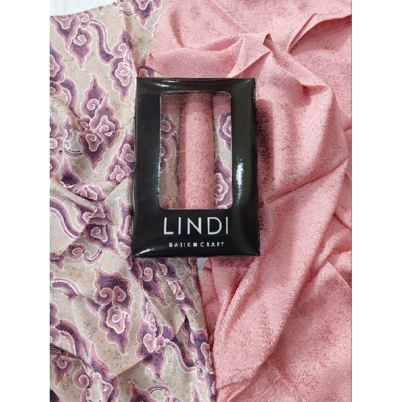 Kain Batik [Disc 30%] Hampers Kain Sarimbit Bahan Fiskos Motif Mega Mendung 4 Warna