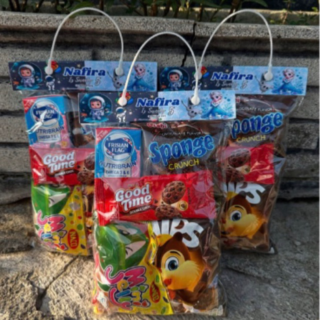 

Ready instan Paket snack tenteng ulang tahun goodie bag bingkisan ultah jajan anak hampers