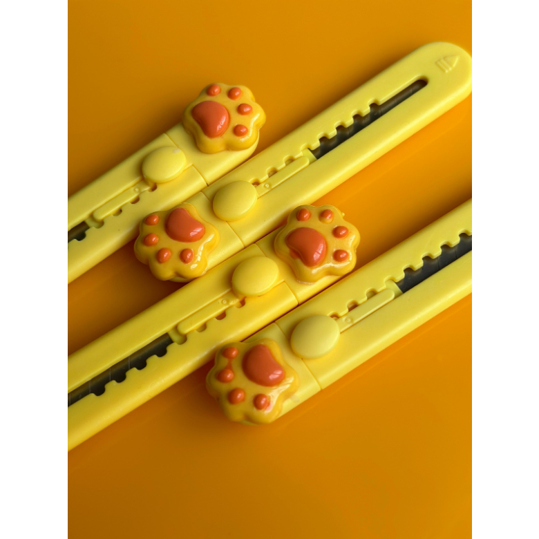 

Mini Cutter Aesthetic Lucu Portable Karakter Paw Pemotong Kertas Paper Cut