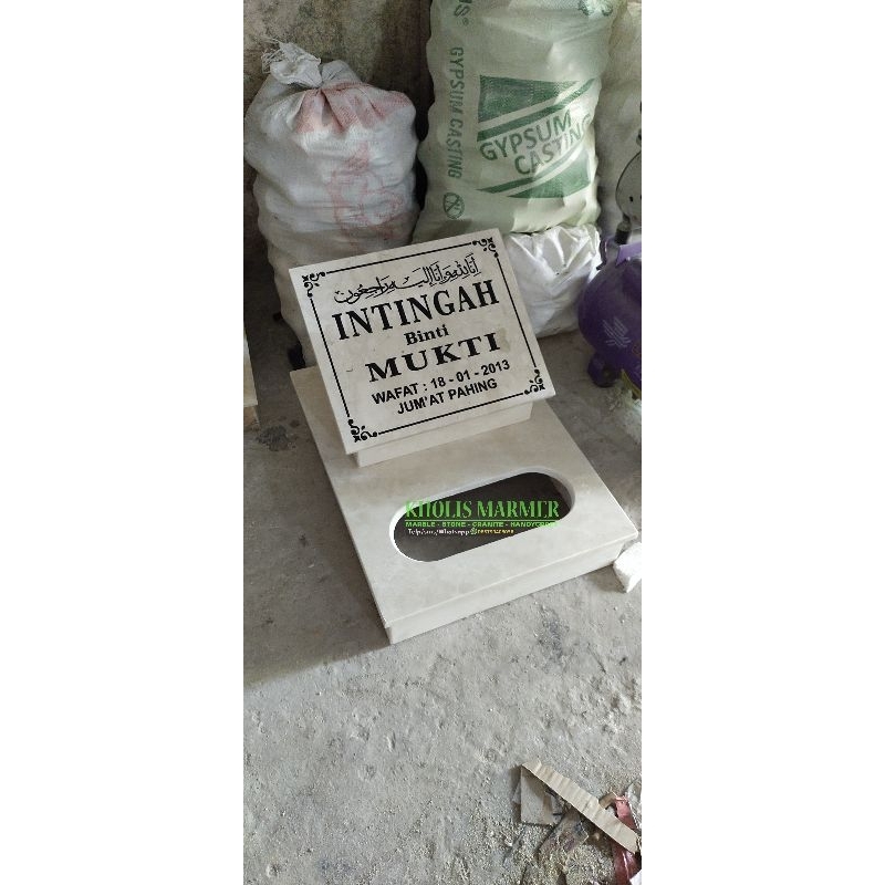 Batu Nisan Marmer Putih Tulungagung + T. bunga