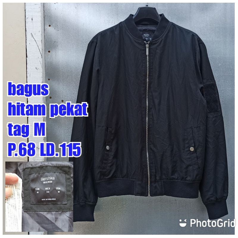 jaket work kerja casual bomber hitam berskha nit uniqlo