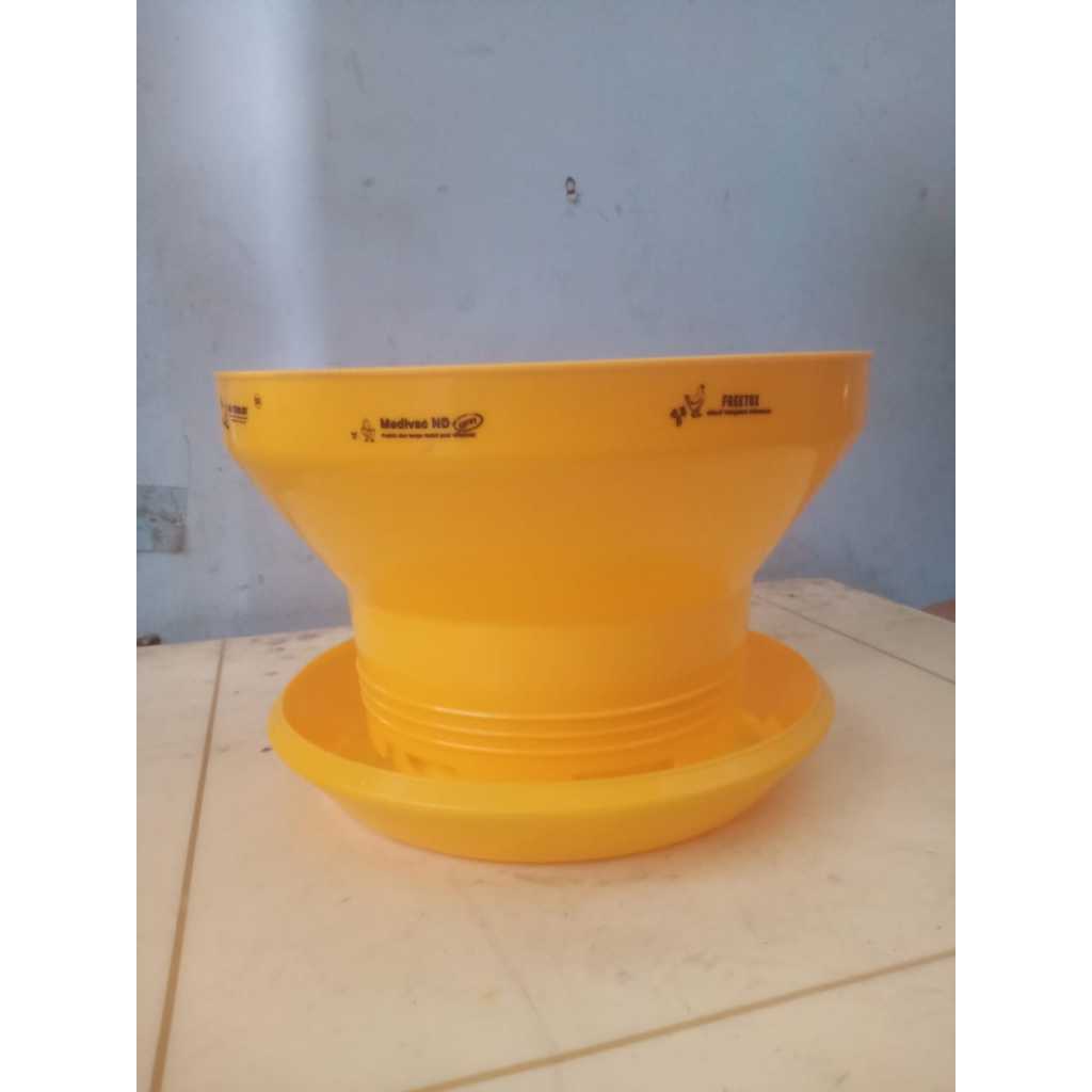 DOC feeder tempat pakan anak ayam produk medion