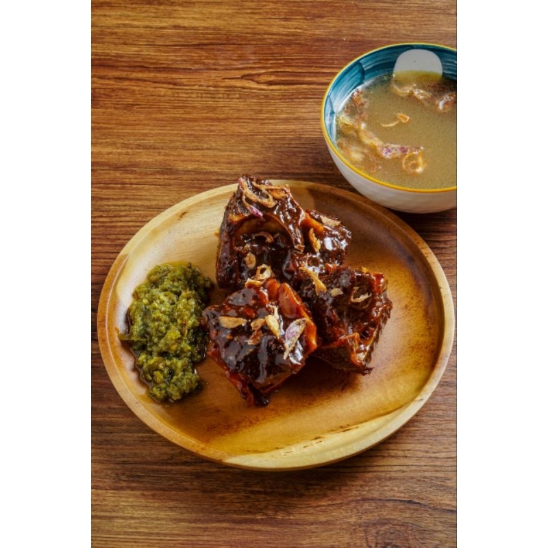 

(Frozen) Iga Bakar - Iga bakar sapi dengan kuah kaldu gurih dan sambel ijo