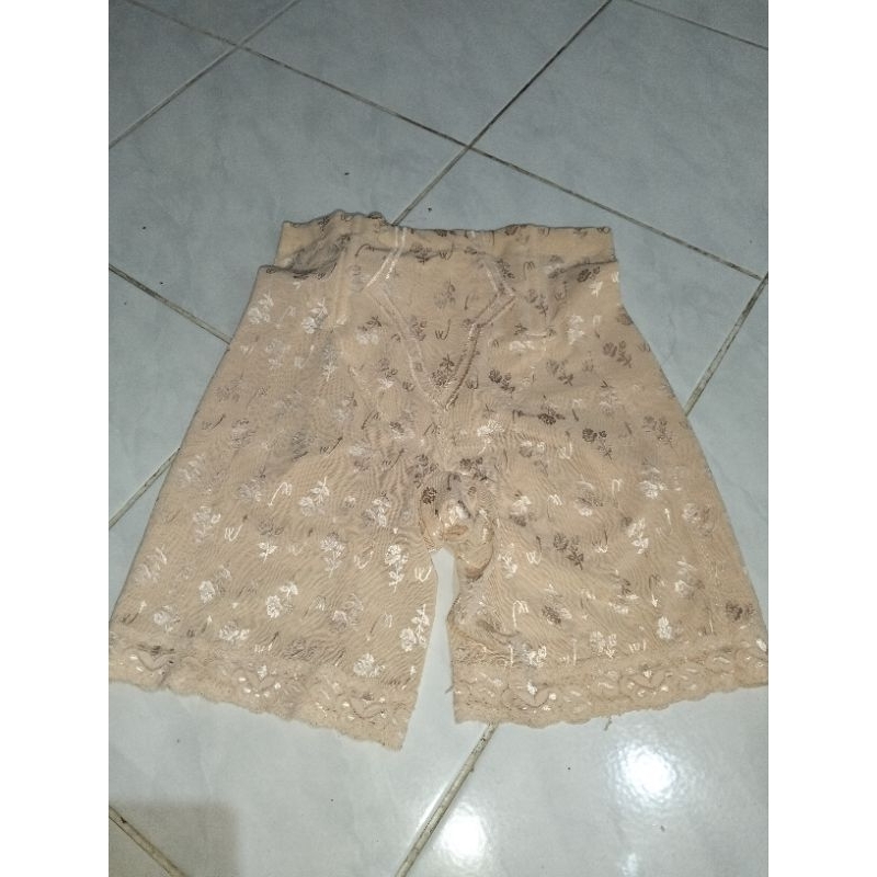 Preloved celana korset