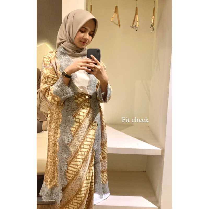 [PRELOVED] STL SARAH THE LABEL ARUMI OUTER BATIK LACE + ROK LILIT