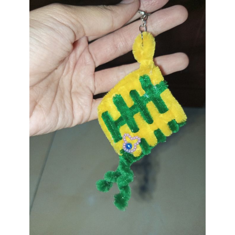 

angpau lebaran uang dan ganci ketupat hand made