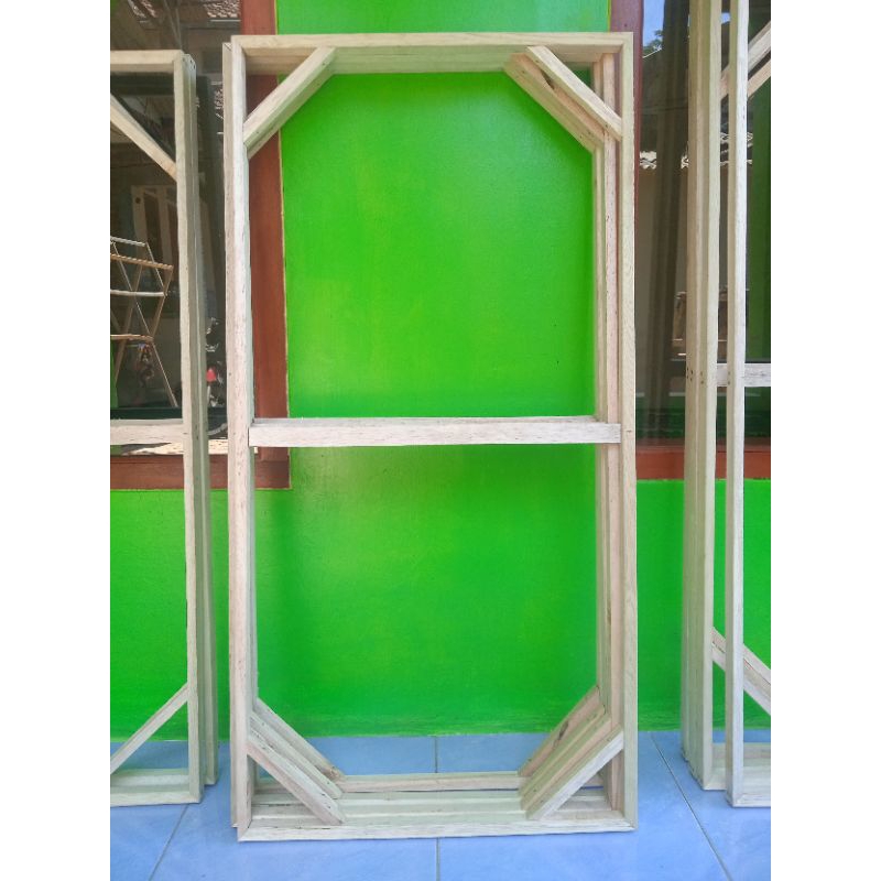 

Spanram tebal(Premium) ukuran 120x80-90x140cm-150x80cm dan ukuran lain nya. Spanram/prame kanvas lukis.alat lukis