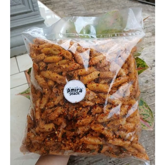 

PROMO 1kg Keripik Lumpia/Lumpia kering pedas extra daun jeruk by Amira Snack Cemilan pedas Makanan ringan