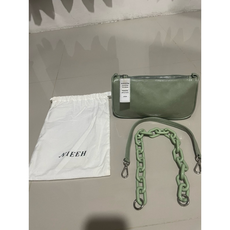TAS JENNIE BLACKPINK NIEEH