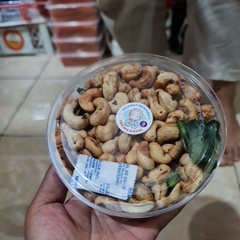 

Mete Asin Gurih kemasan Toples 235g