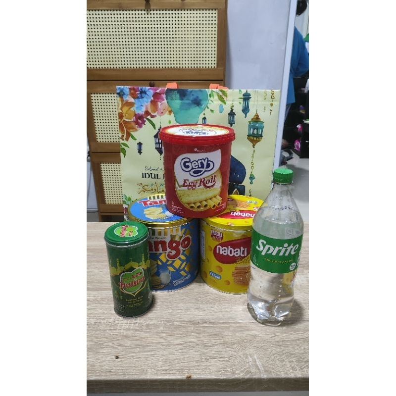 

Paket kue lebaran paket F