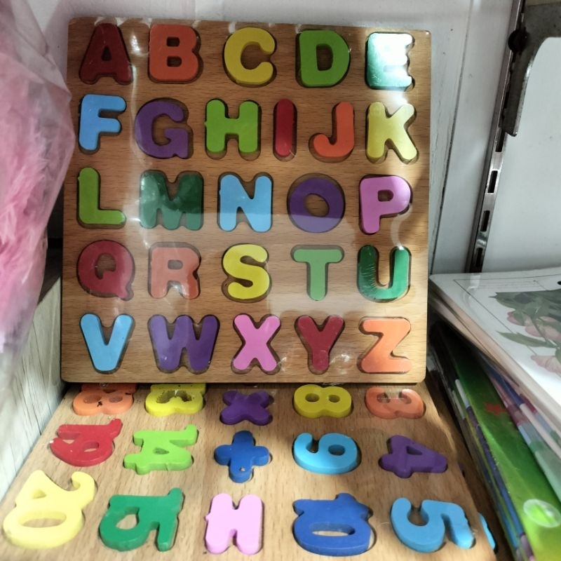 Makanan anak kayu abjadi huruf