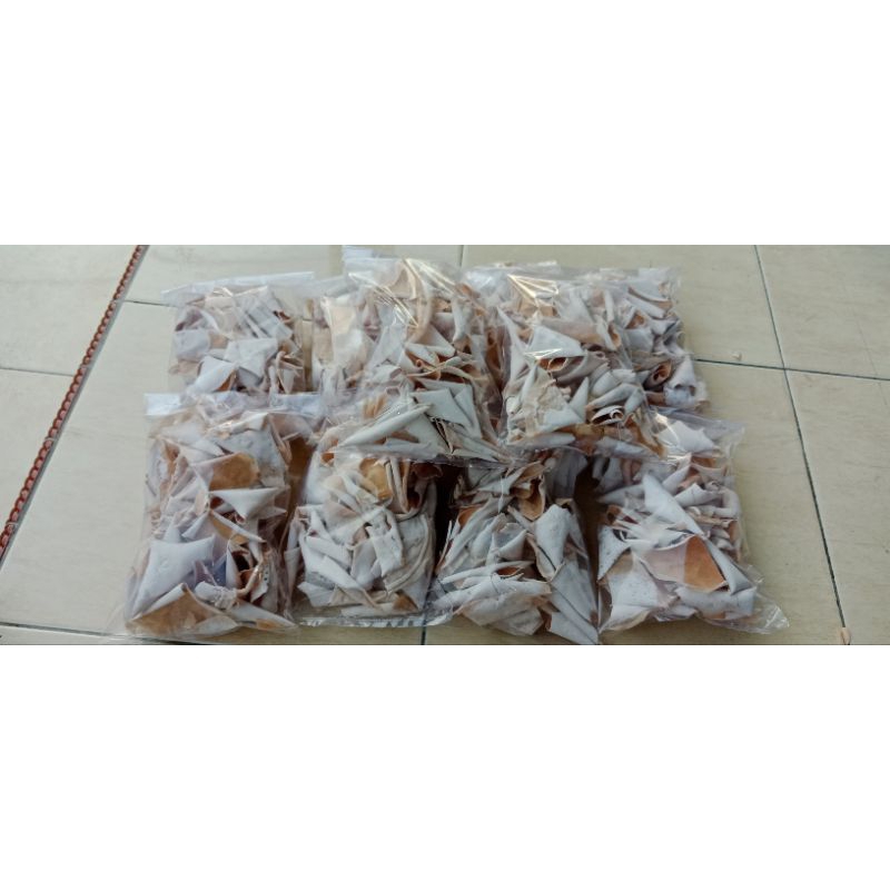 

Kerupuk inul renyah dan gurih berat 250 gram