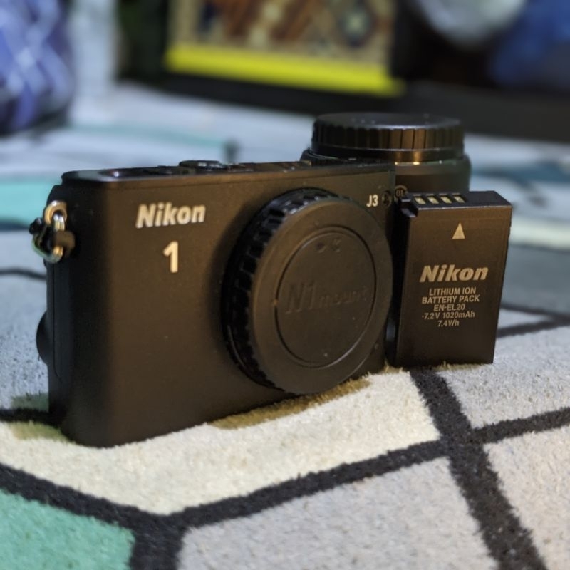 Mirrorless Nikon 1 J3