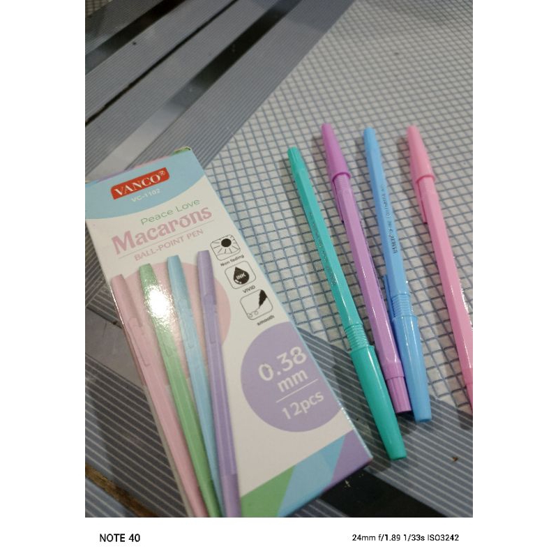

1 pak isi 12 bolpoint standart warna hitam