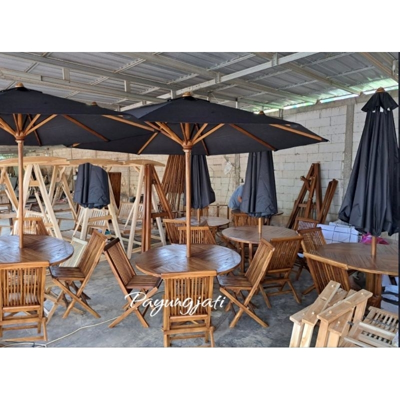 Payung Kafe Resto Payung Taman Bahan Kayu Jati