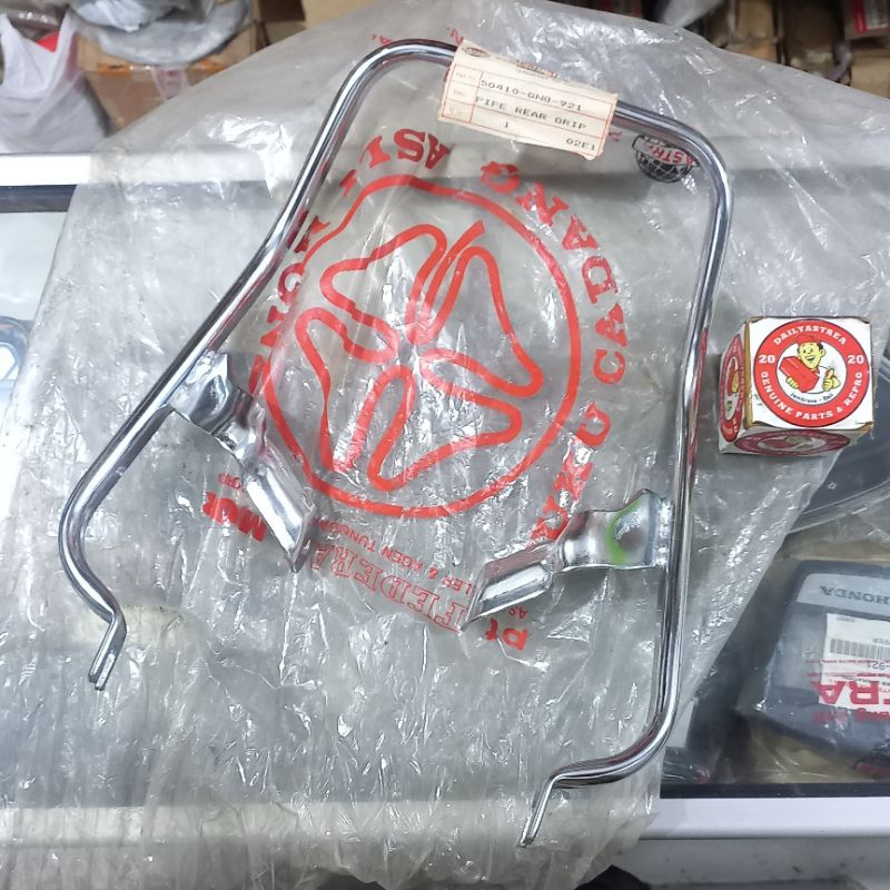 PIPE RR GRIP BEGEL BEHEL BESI CROM BELAKANG HONDA ASTREA STAR PRIMA ORIGINAL ORI ASTRA 50410-GN8-921