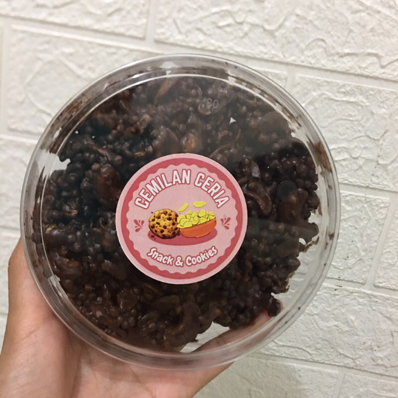 

Kacang Mente coklat dan tiramisu