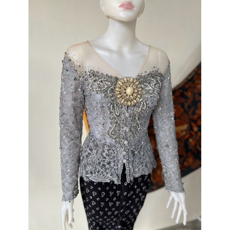 KEBAYA WISUDA MODERN,KEBAYA SINDEN SILVER,KEBAYA SINDEN FULL PAYET