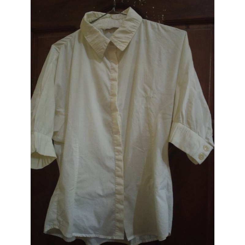 PRELOVED kemeja wanita warna cream