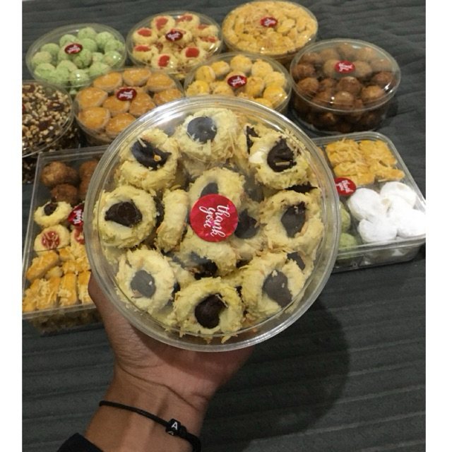 

Kue thumbprint coklat