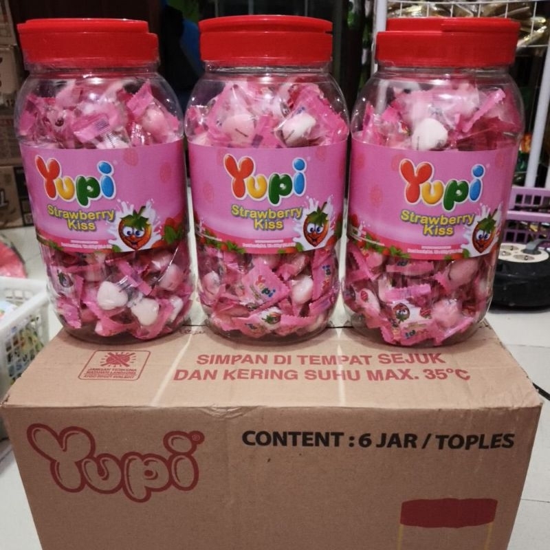 

YUPI TOPLES ,YUPI STROBERY KISS 300G