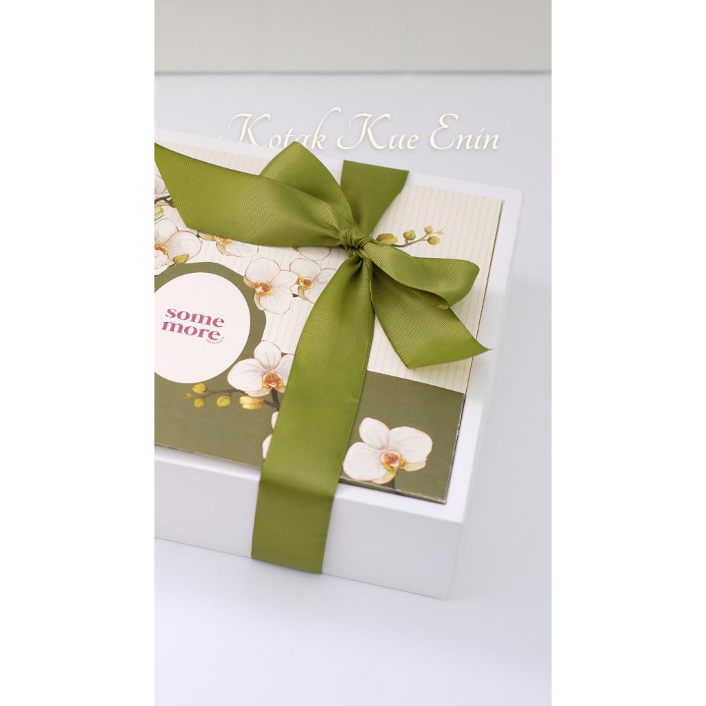 

Hampers Lebaran - Kotak Kue Enin