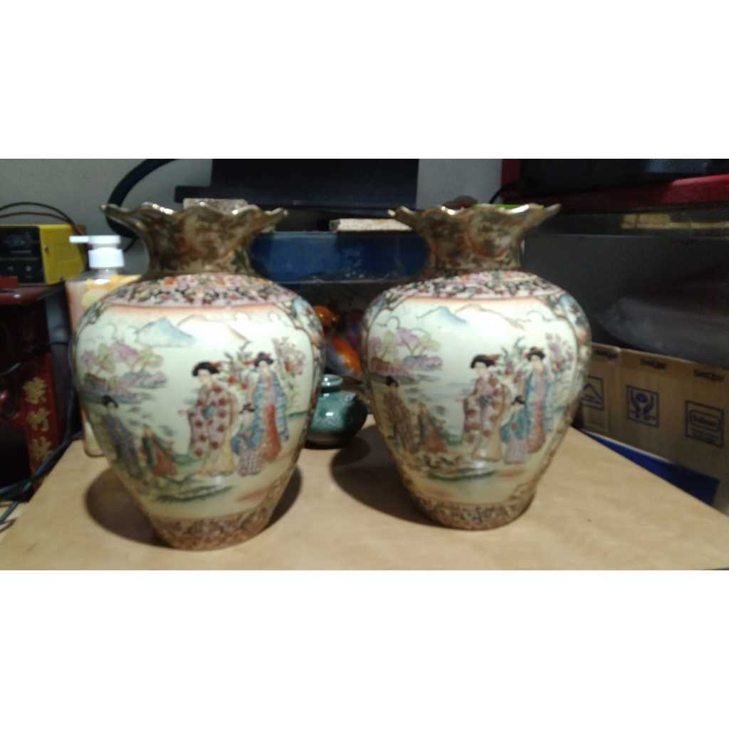 Guci Jepang Tua Gambar Timbul Keramik Kuno Jadul Antik