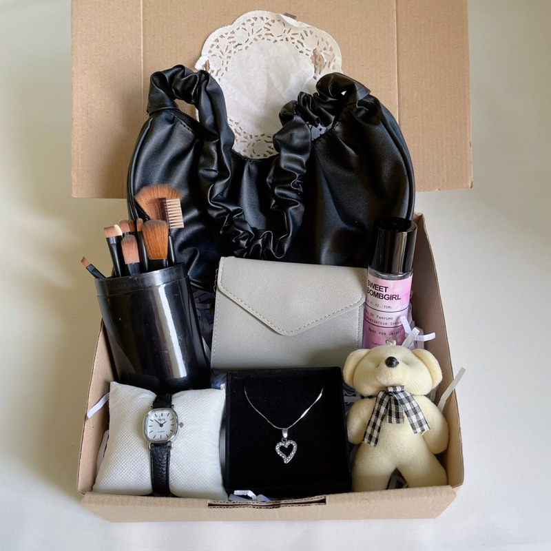 TokoHeart Kado Hadiah Ulang Tahun Cewek Spesial Shoulder Bag Birthday Gift Hampers Lebaran Kado Paca