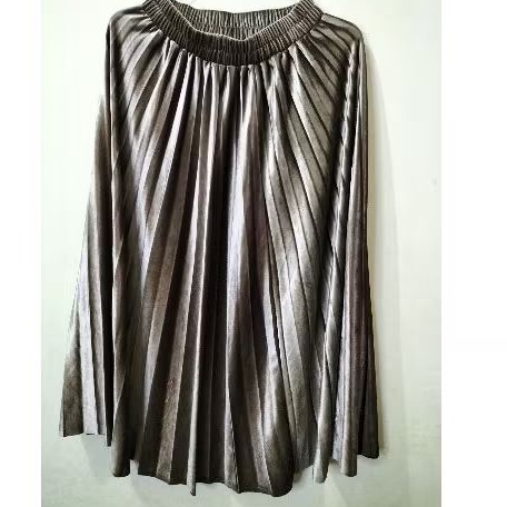 rok plisket warna mocca preloved