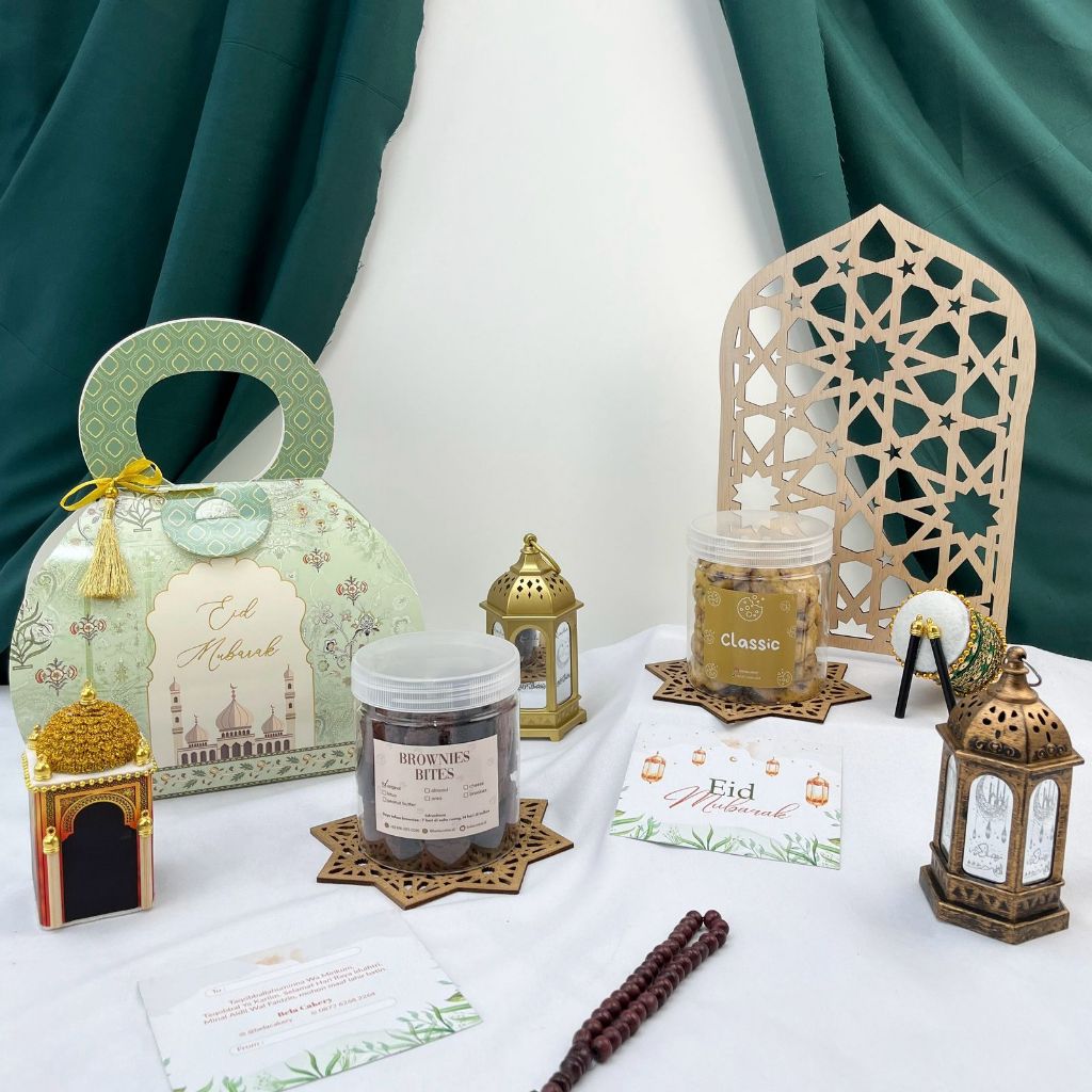 

Eid Hampers Lebaran by @belacookie.id / Hampers Idul Fitri / Eid Mubarak / Nastar Wijsman / Cereal Cookies / Mini Cookies / Fudgy Brownies