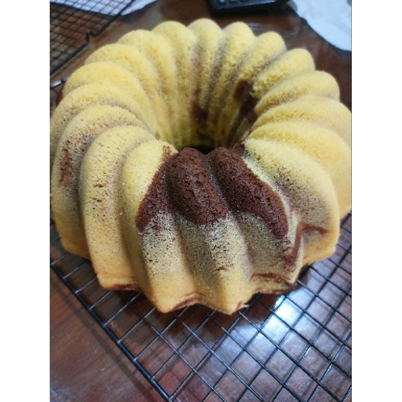 

marmer cake loyang 24