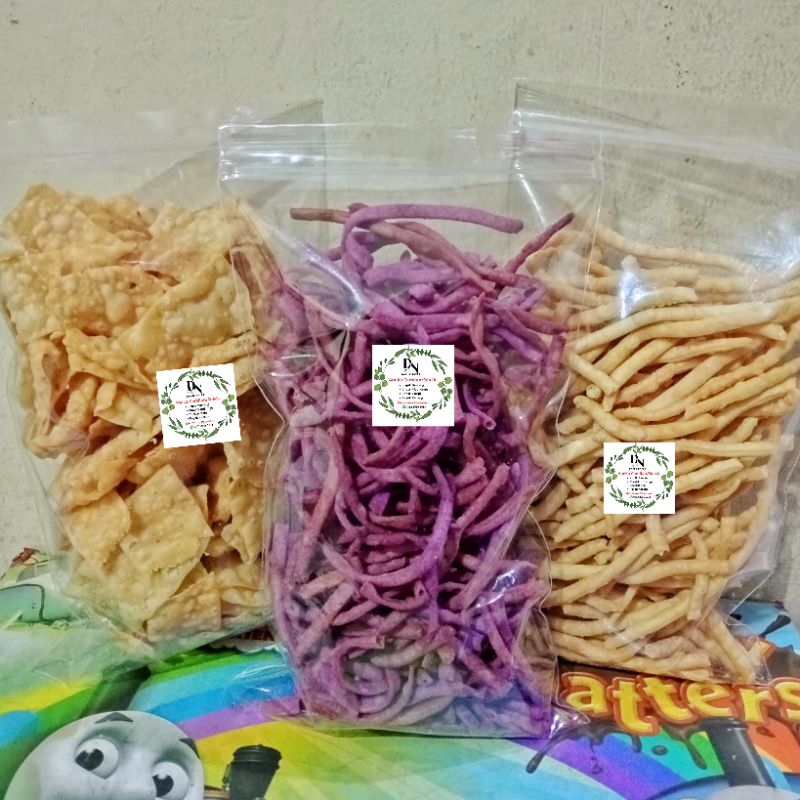 

Aneka Cemilan Keripik Homemade Chestik Ubi Ungu Chestik Keju Makanan Ringan
