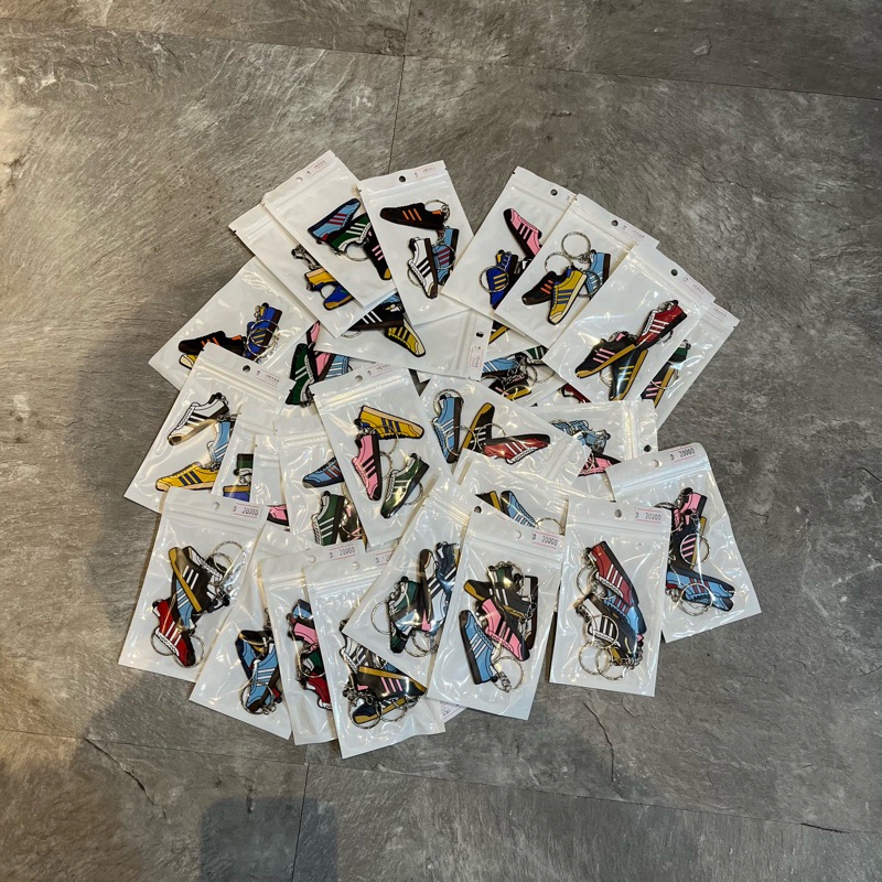 Terrcas Keychain / Gantungan Kunci Adidas Samba Spezial Gazelle dll.