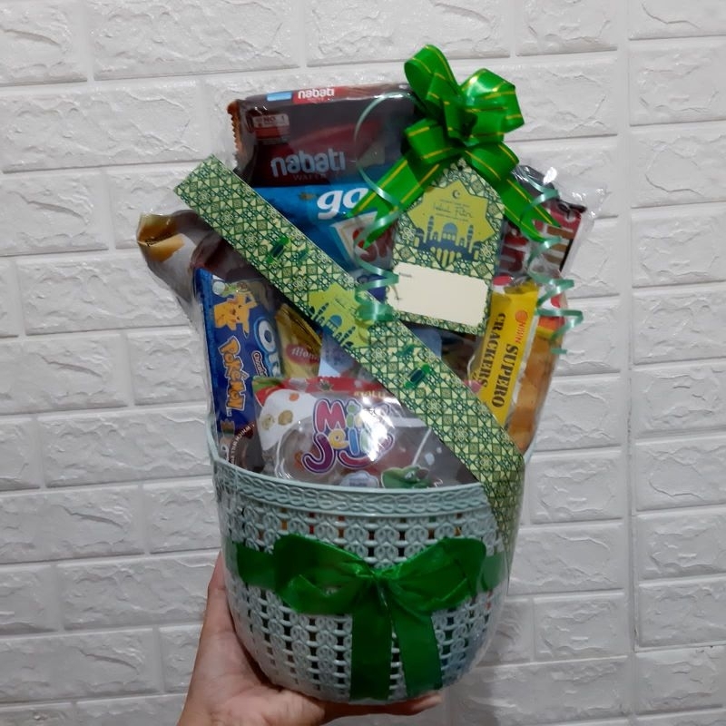 

Hampers Parcel Lebaran Keranjang Aneka Snack
