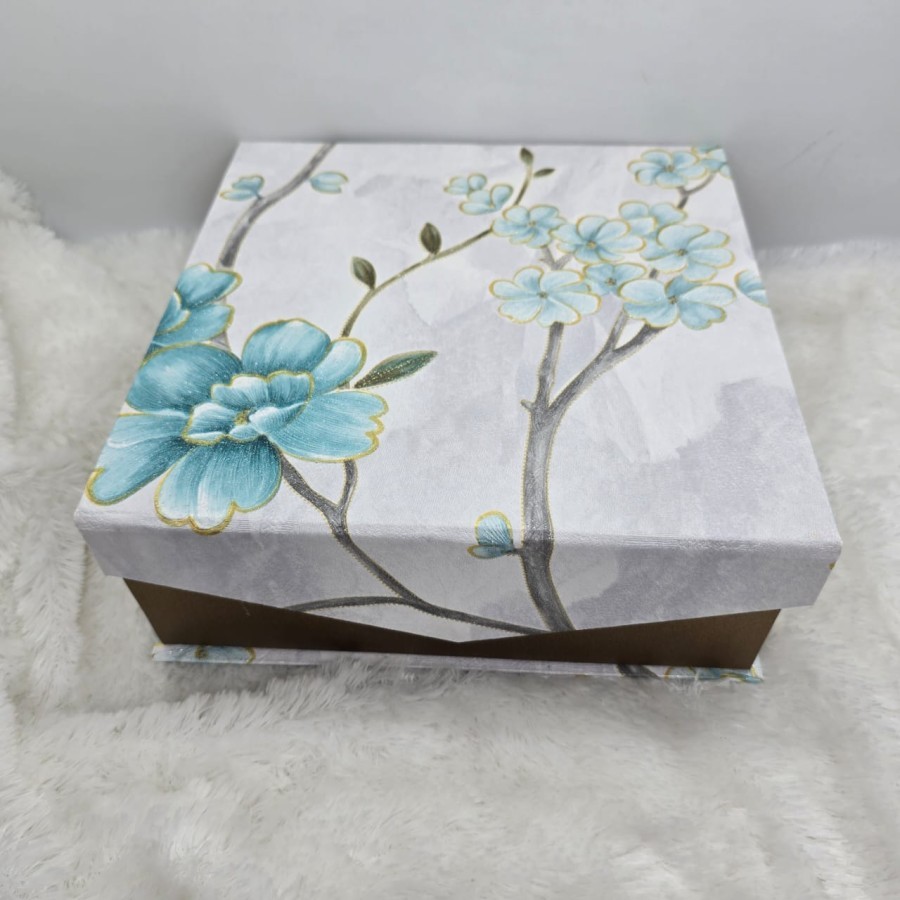 Paket Luar Kota Box Magnet Dasi 22x22x8cm Kotak Kue Lapis Legit Hardbox Hamper Idul Fitri Imlek