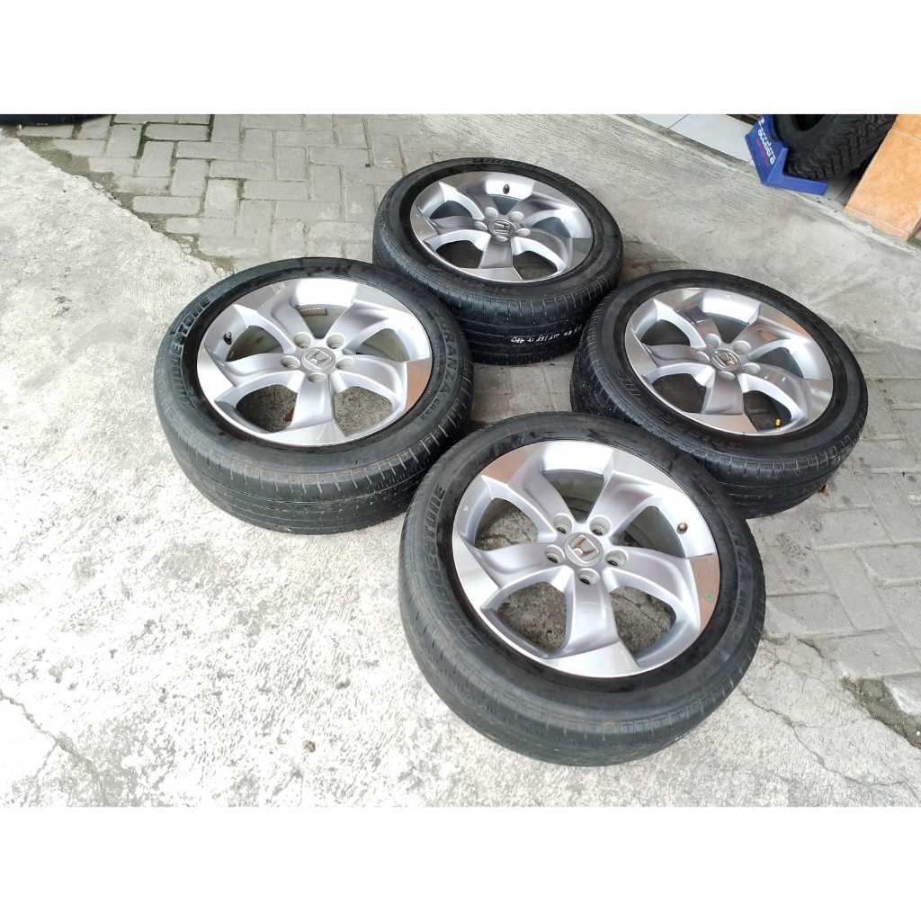 JUAL VELG BAN STANDAR HRV RING 17 +BAN 215 55 R17 KONDISI NORMAL