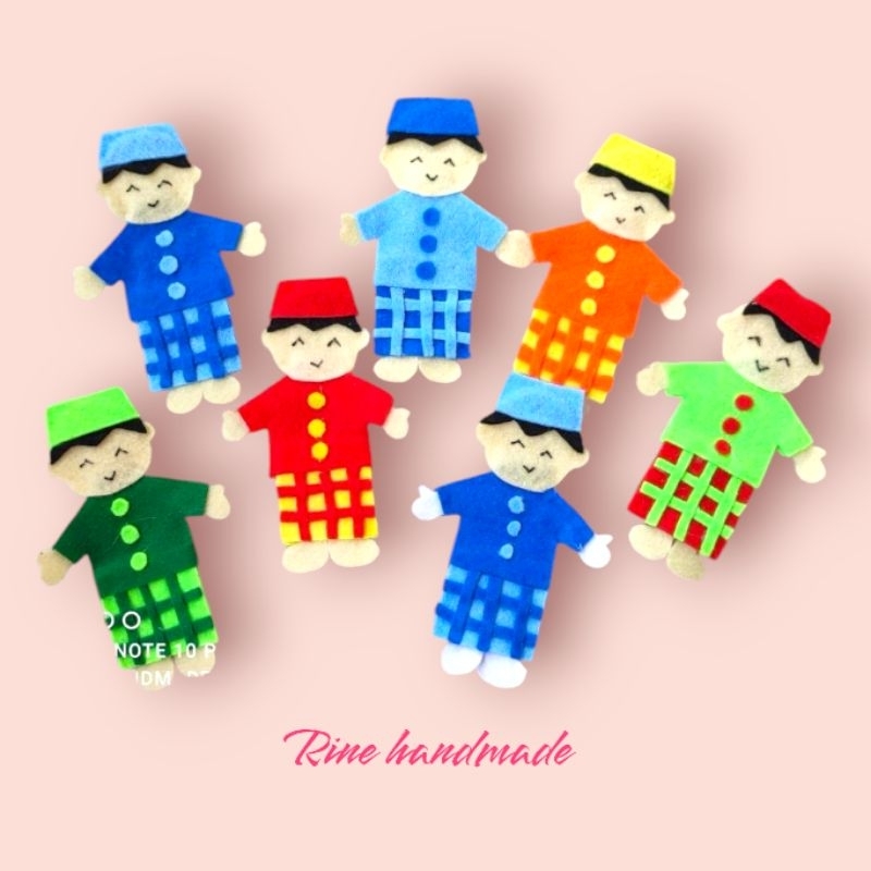 

Amplop fullbody muslim dan muslimah harga satuan bahan flanel bisa dijadikan boneka jari
