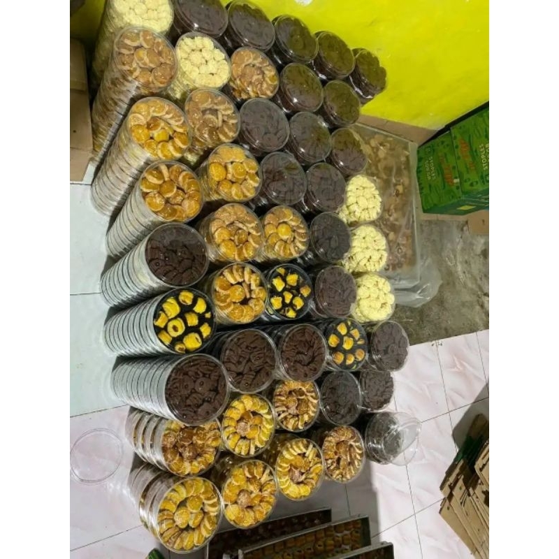 

paketan kue lebaran isi 6 toples 500gr hampers lebaran