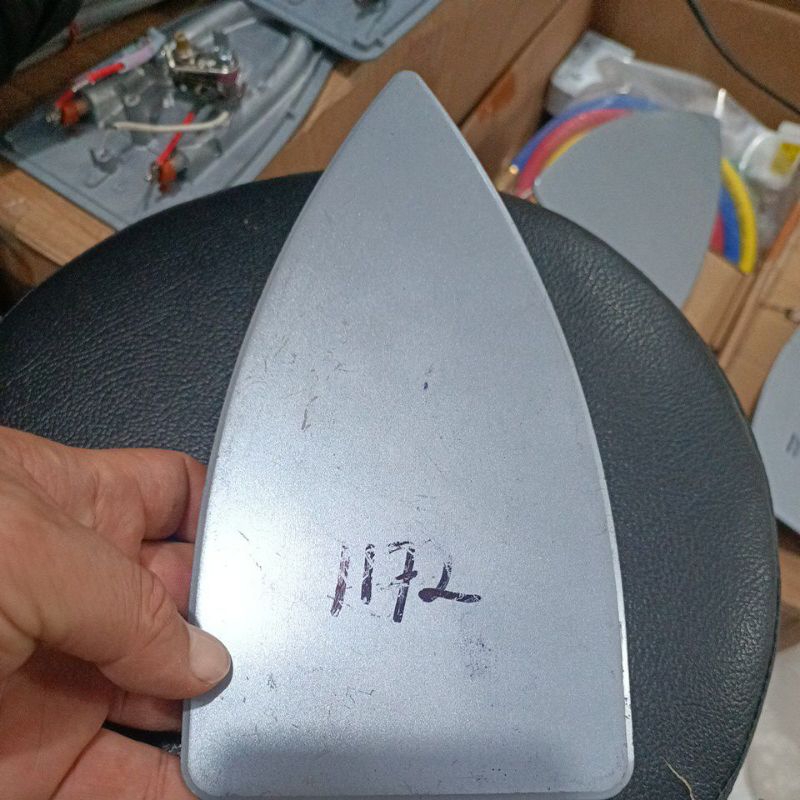 TAPAK ELEMEN SETRIKA/GOSOKAN ALAS BAWA PHILIPS 1172 COPOTAN ADA BARET KONDISI SEPERTI DI FOTO