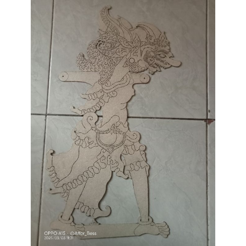 

Sabrangan kreasi - Wayang kertas karton putihan.