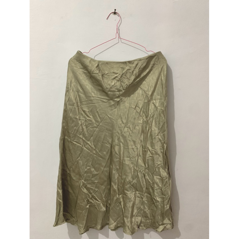 Preloved H&M Satin Midi Skirt Sage Green