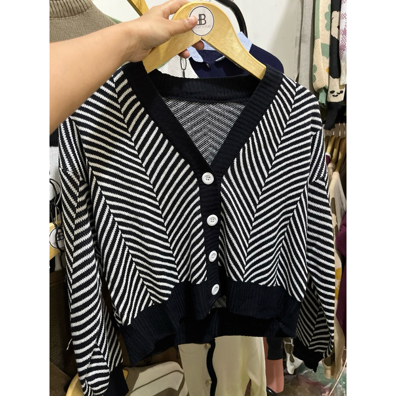 Cardigan Rajut Lidi Lidi